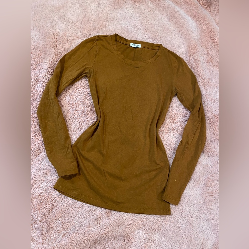 Long sleeve top ,